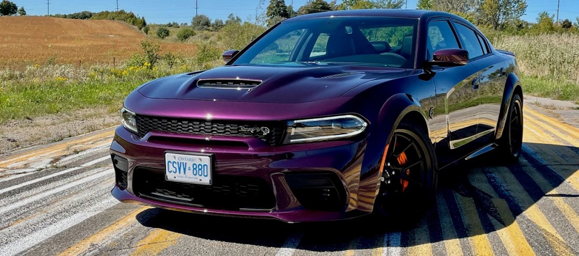 purple Dodge Charger SRT Hellcat Redeye