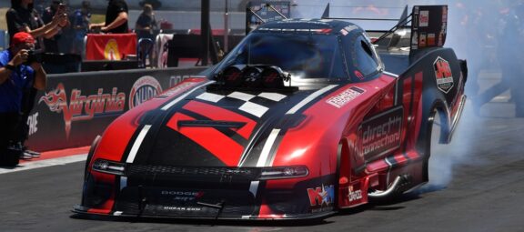 Stewart and Hagan Take TSR Direct Connection Dodge//SRT® Cars to Semifinals, Fight Wild Weather Conditions at NHRA Virginia Nationals