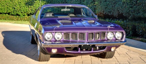 In Violet 440+6 ’Cuda for 1971!