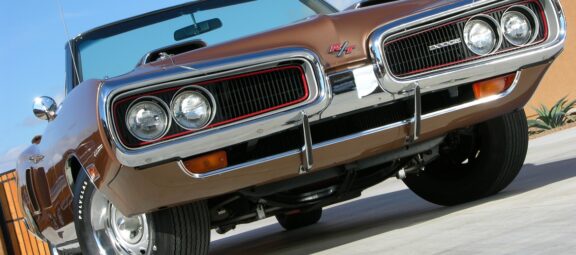 Rare Dodge HEMI<sup>®</sup> Coronet R/T Drop Top from 1970 &#8211; a Junkyard Jewel!